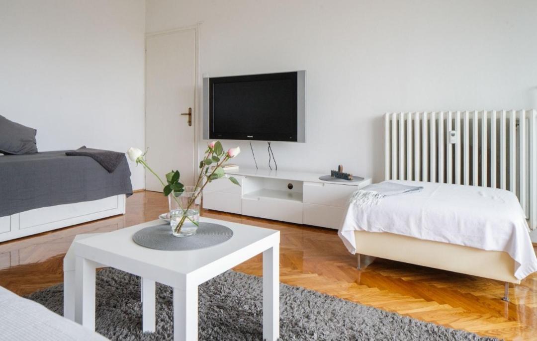 Relax Central Apartment Zagreb Exteriör bild